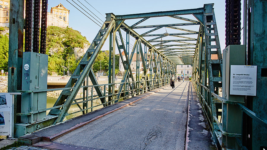 Ein Foto vom Eingang der Hubbrücke