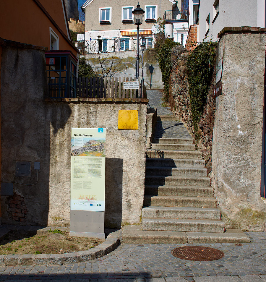 Ein Foto von Resten der alten Stadtmauer