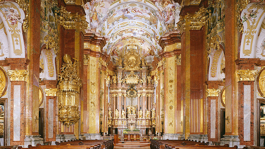 Ein Foto des barocken Hochaltars.