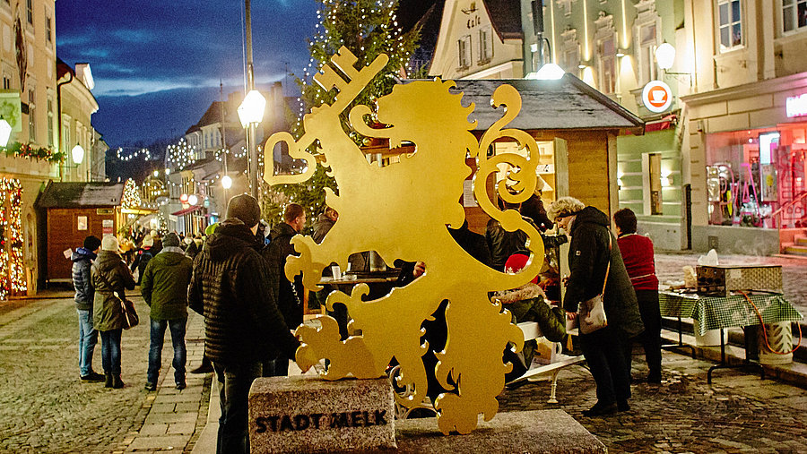 Löwe im Adventzauber